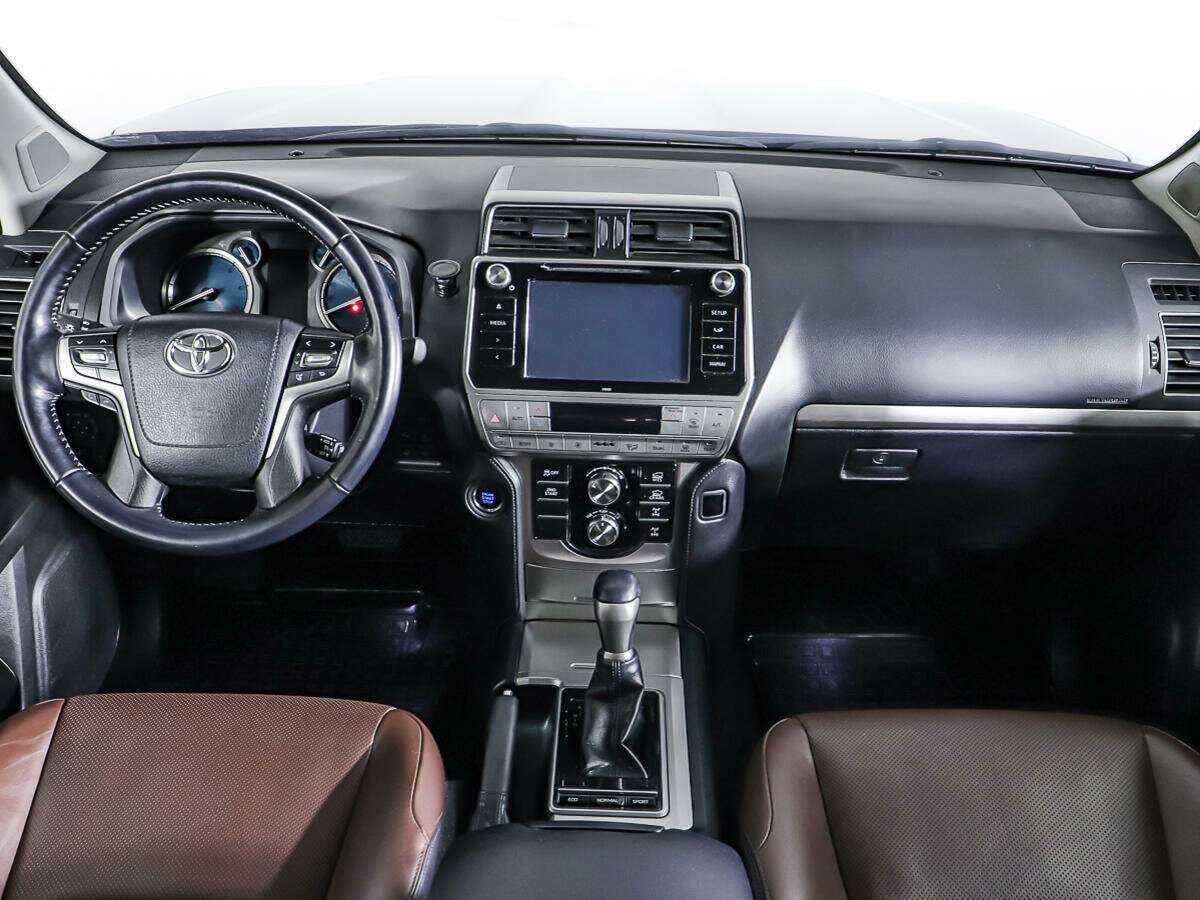 Toyota Land Cruiser Prado с пробегом — 2017 год. Фото: #10
