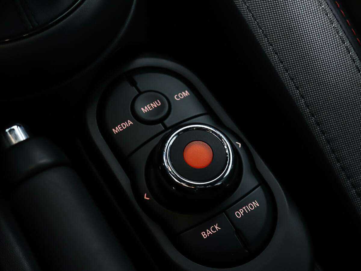 Mini Hatch с пробегом — 2021 год. Фото: #16