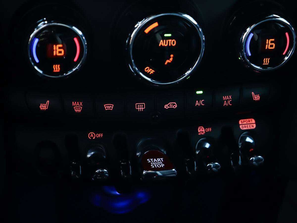 Mini Hatch с пробегом — 2021 год. Фото: #17