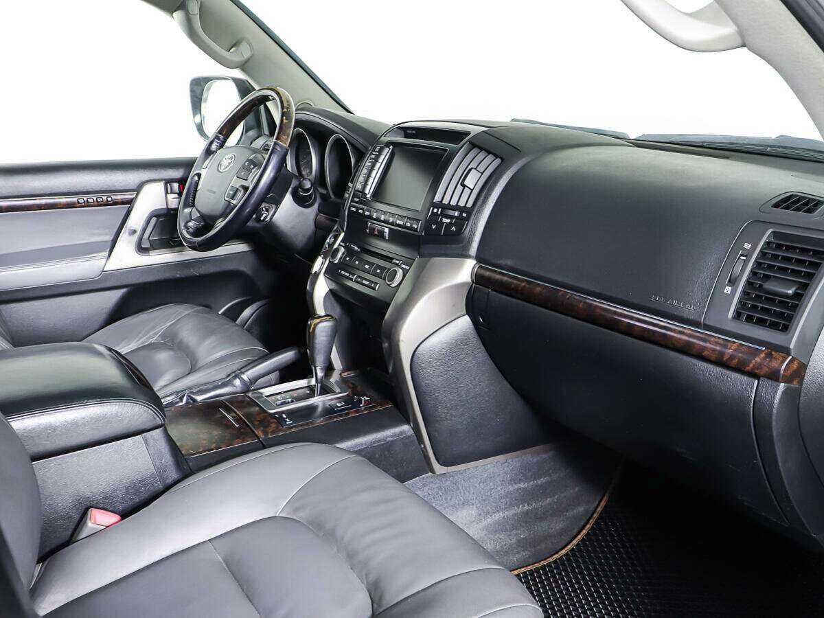Toyota Land Cruiser с пробегом — 2008 год. Фото: #8