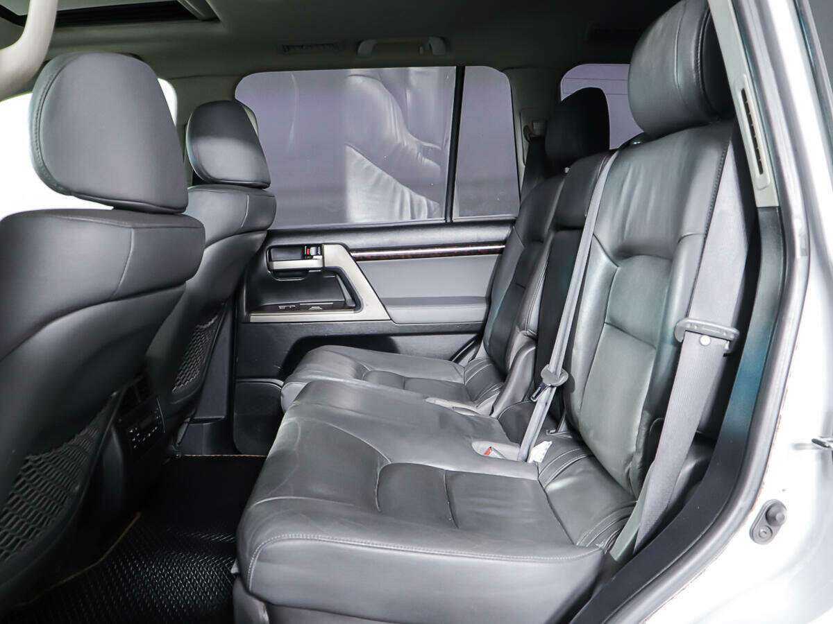 Toyota Land Cruiser с пробегом — 2008 год. Фото: #9