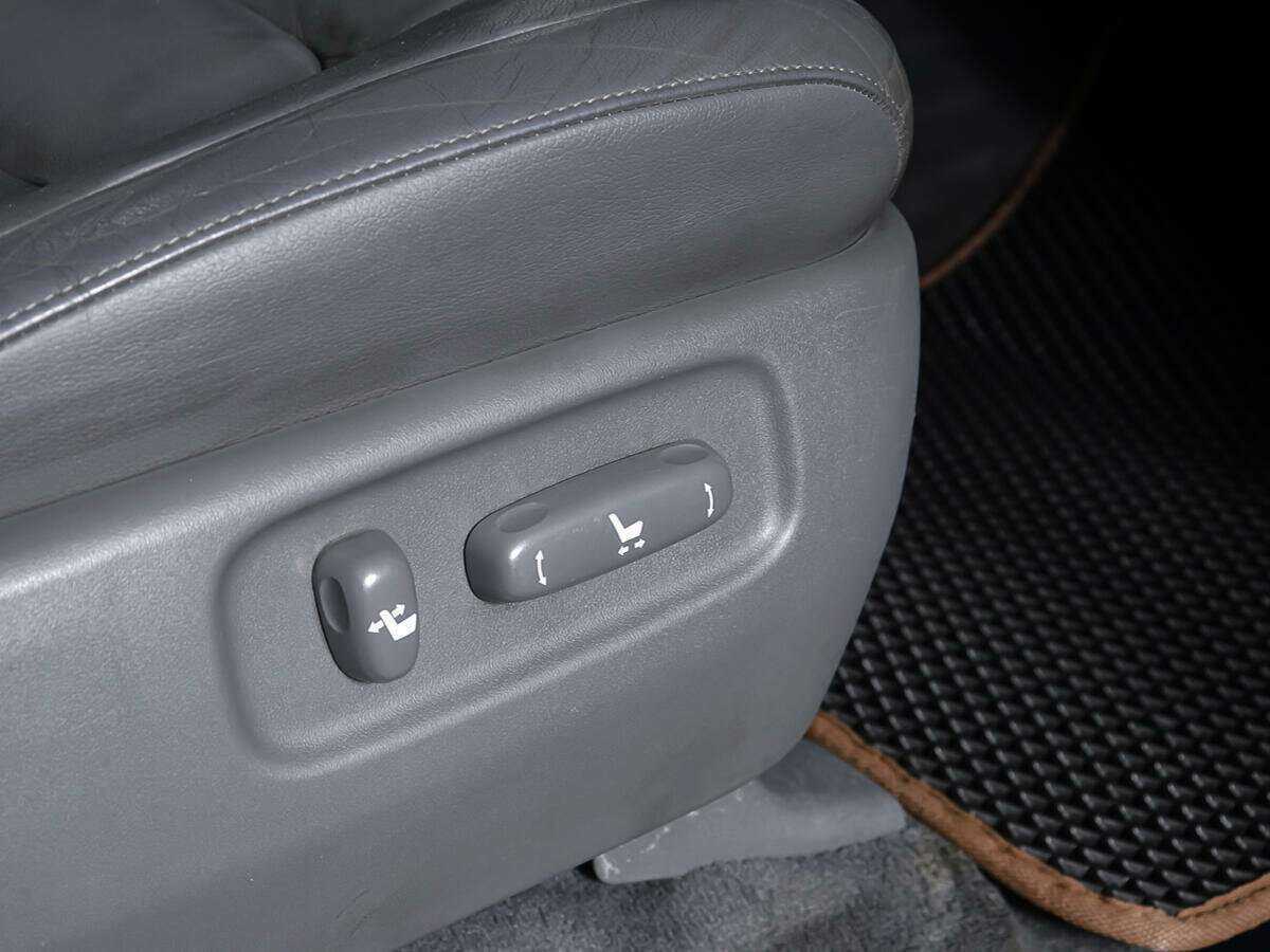 Toyota Land Cruiser с пробегом — 2008 год. Фото: #14