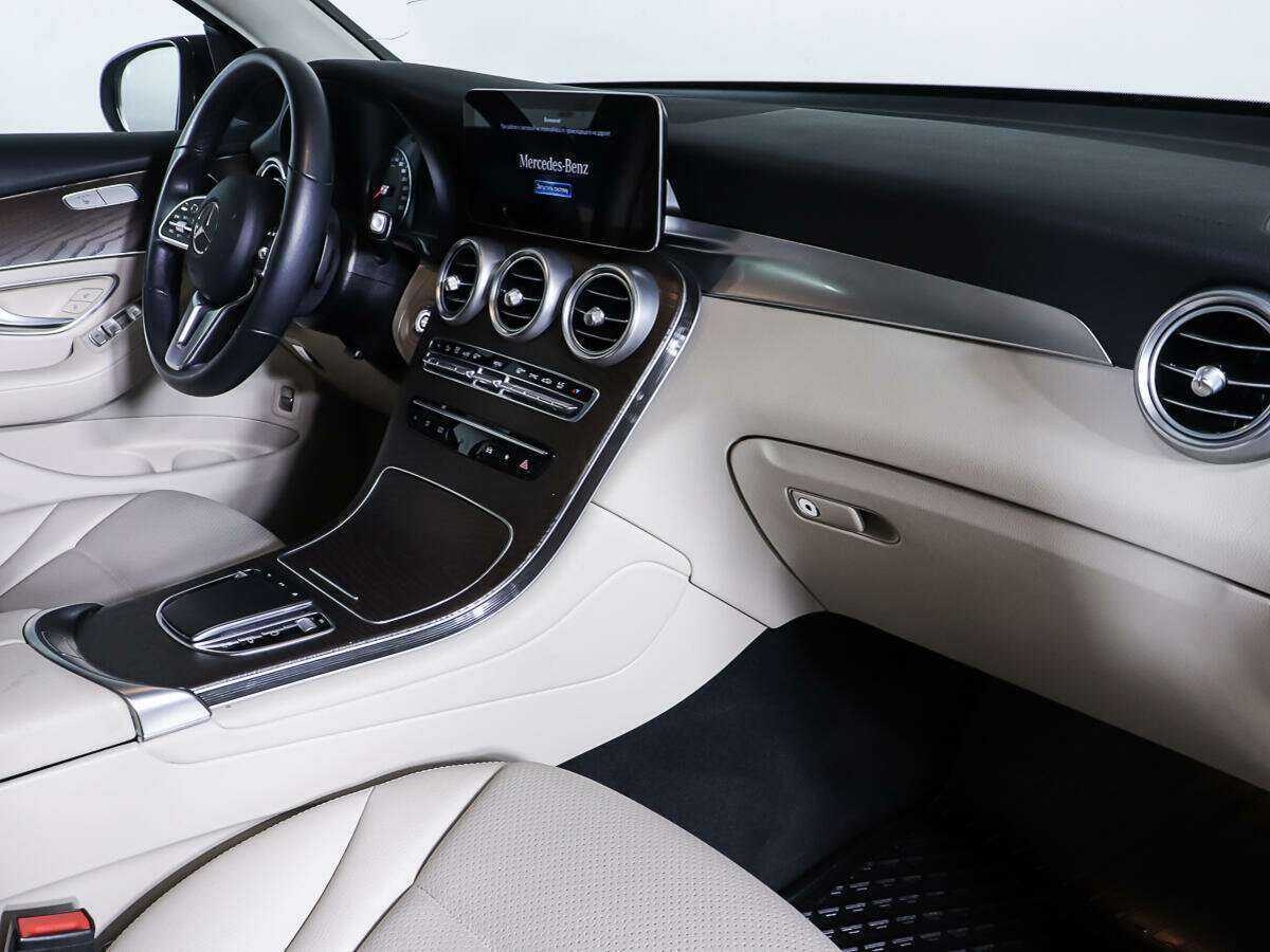 Mercedes-Benz GLC с пробегом — 2021 год. Фото: #8