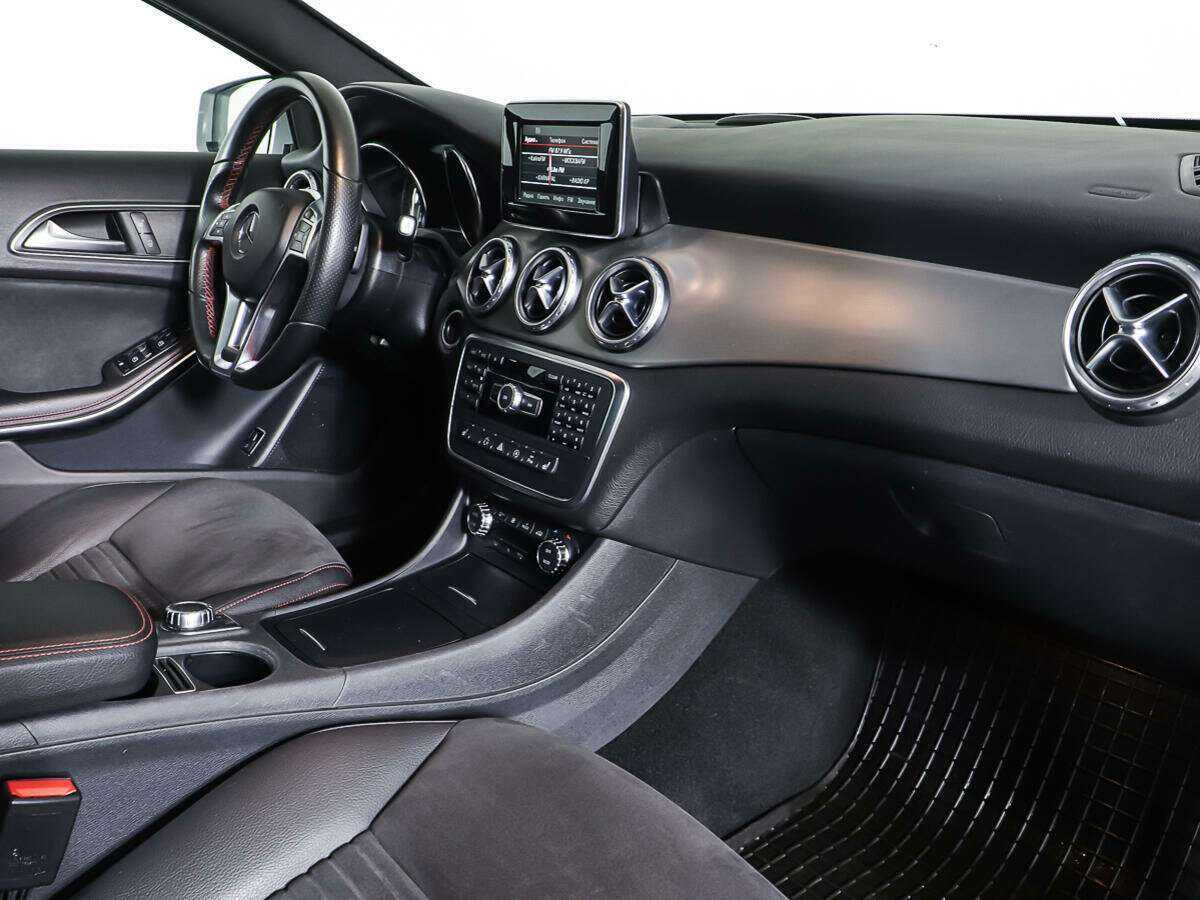 Mercedes-Benz GLA с пробегом — 2015 год. Фото: #8