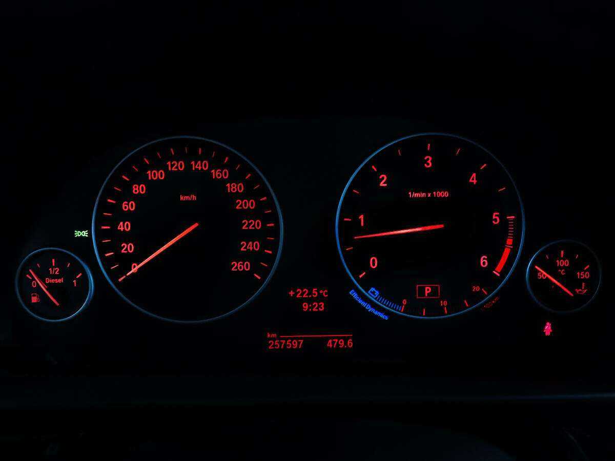 BMW 5 серии с пробегом — 2012 год. Фото: #13