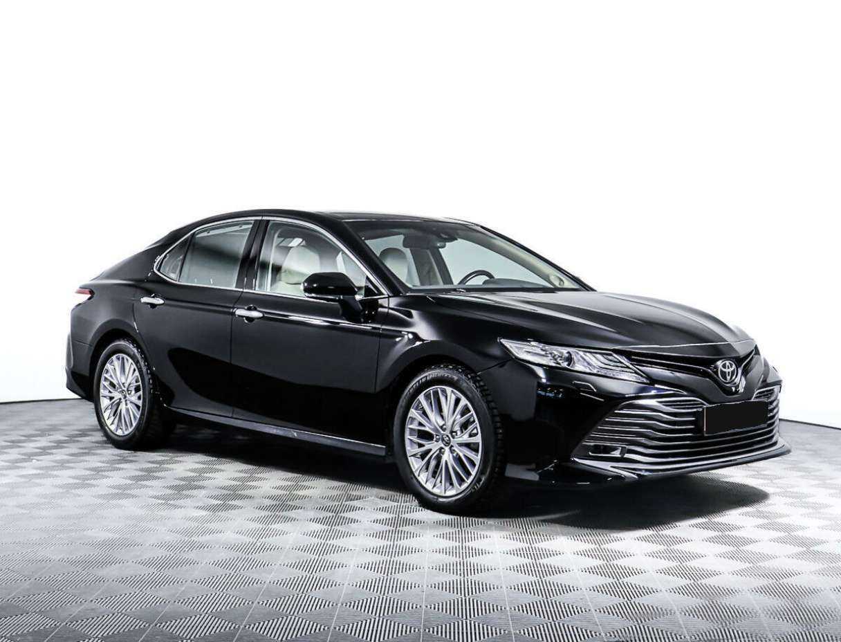 Toyota Camry с пробегом — 2018 год. Фото: #2