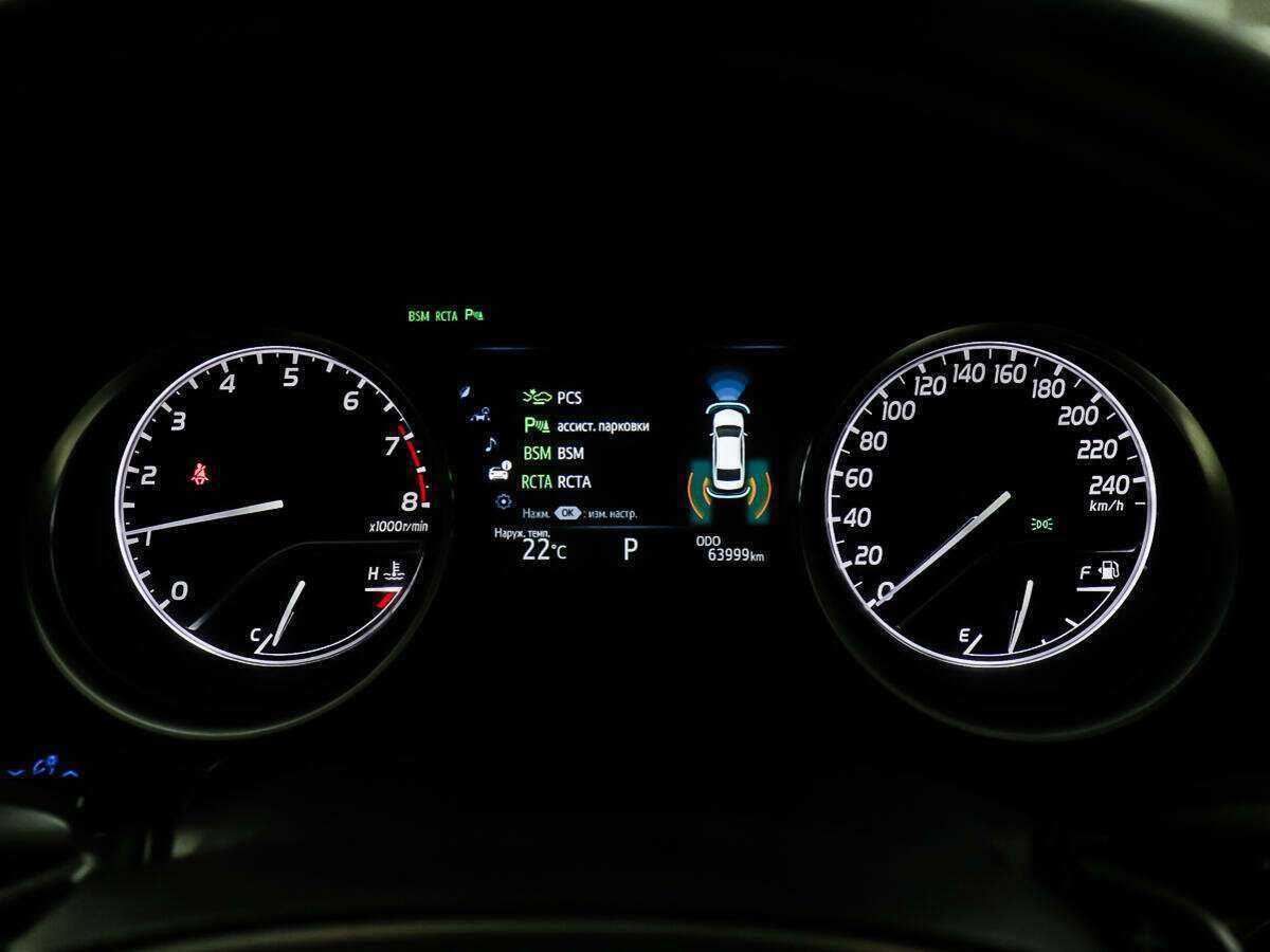 Toyota Camry с пробегом — 2018 год. Фото: #17