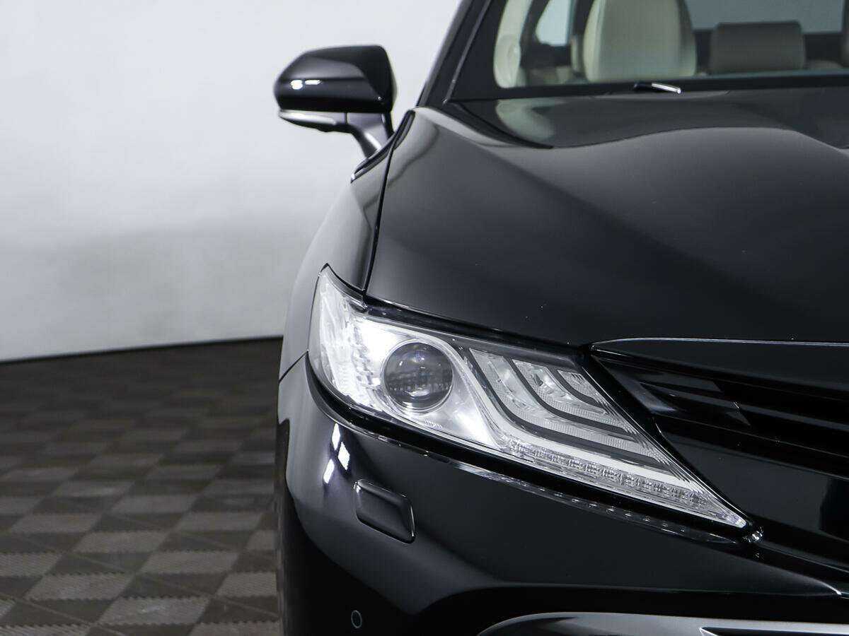 Toyota Camry с пробегом — 2018 год. Фото: #24