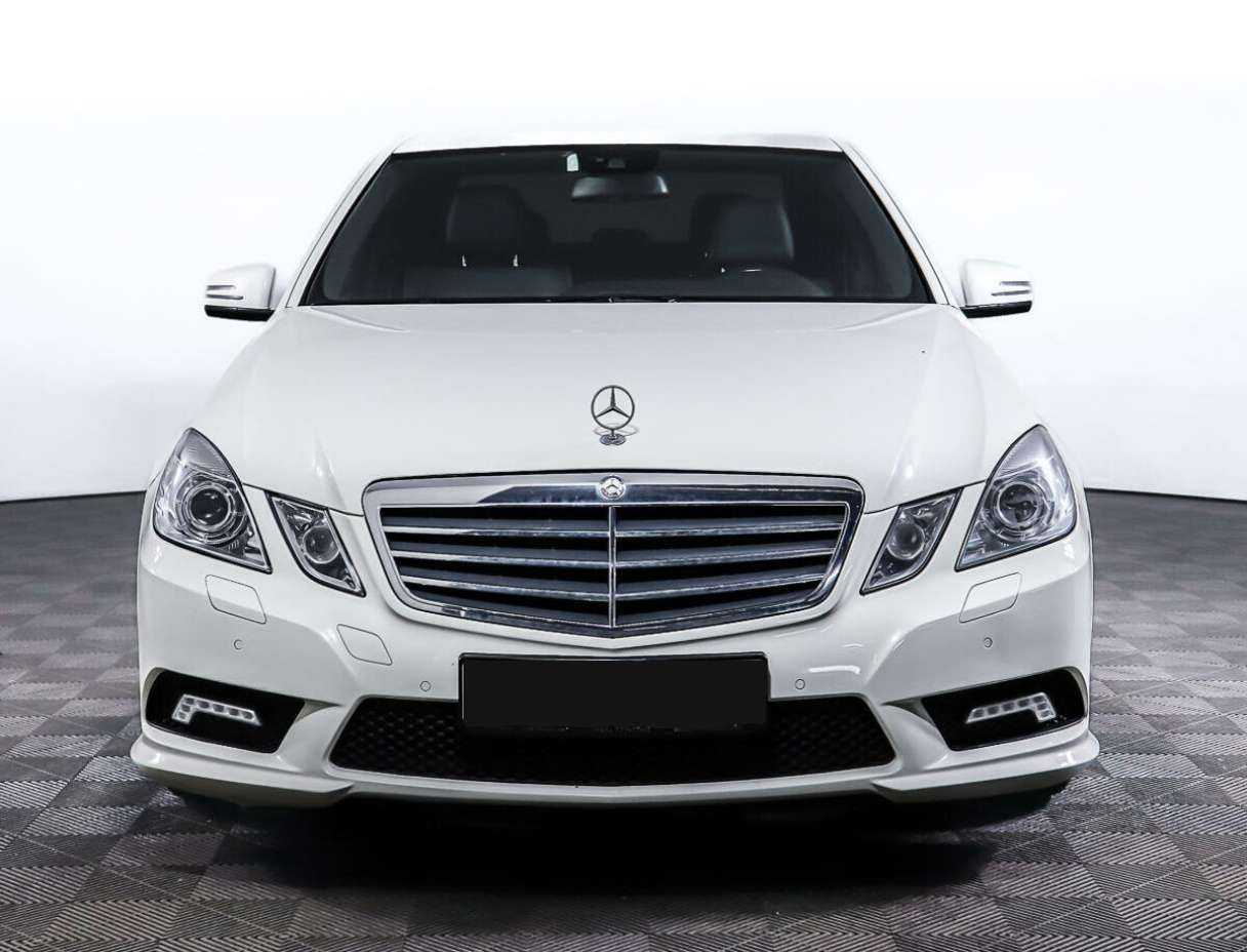 Mercedes-Benz E-Класс с пробегом — 2010 год. Фото: #1