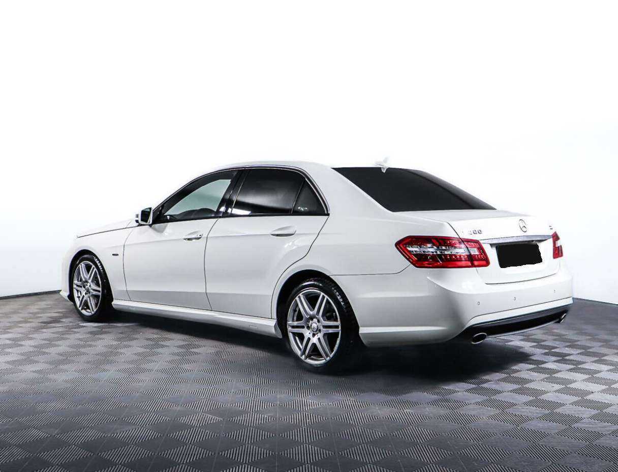 Mercedes-Benz E-Класс с пробегом — 2010 год. Фото: #6