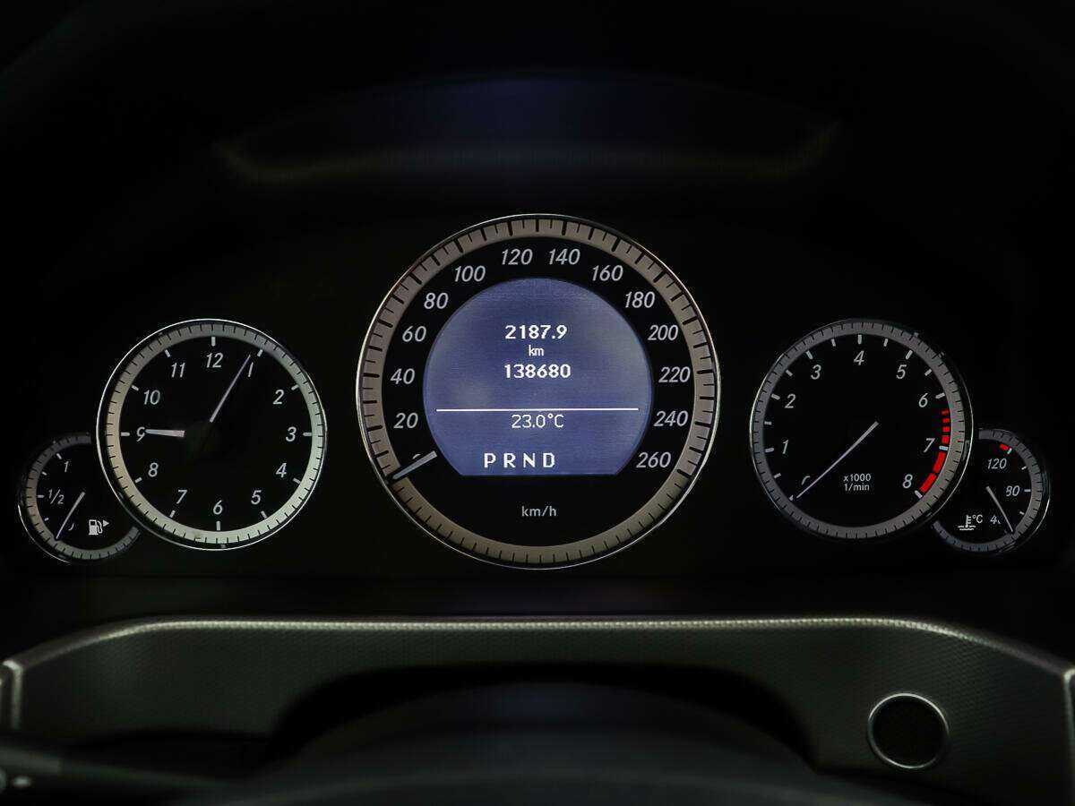 Mercedes-Benz E-Класс с пробегом — 2010 год. Фото: #13