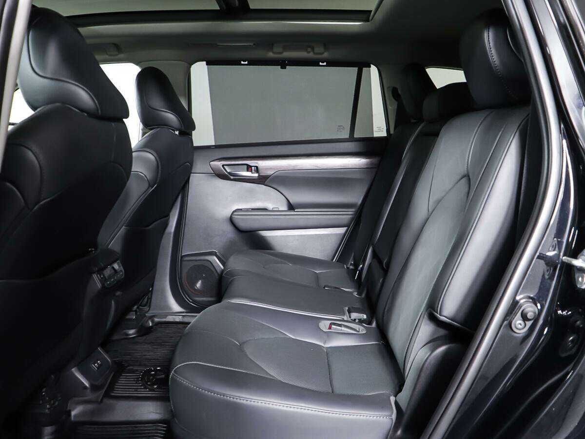 Toyota Highlander с пробегом — 2020 год. Фото: #10
