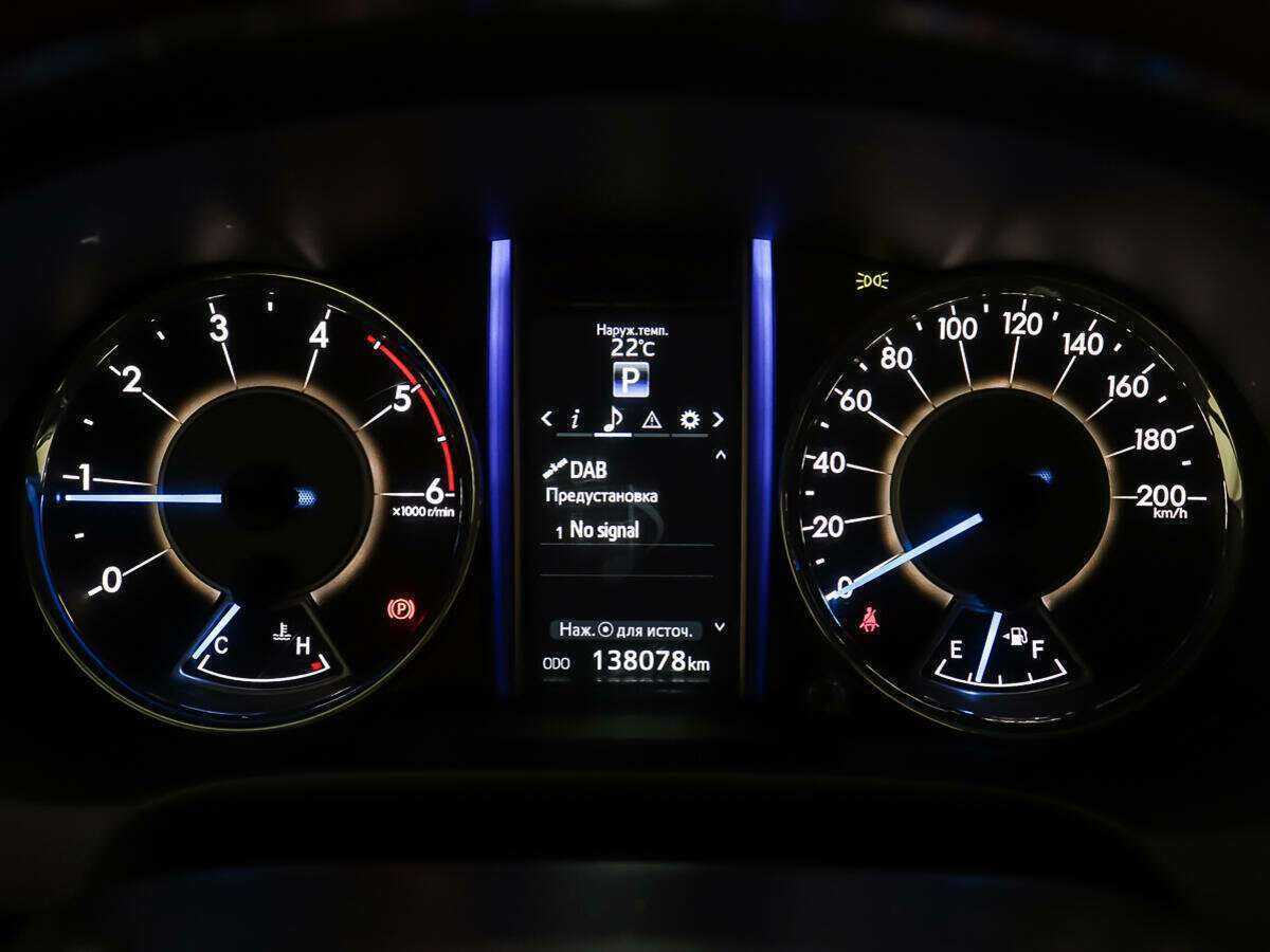 Toyota Fortuner с пробегом — 2017 год. Фото: #12