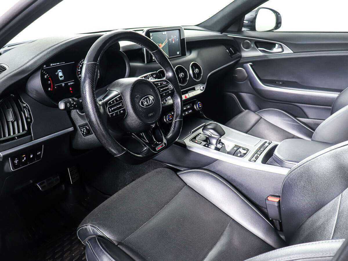 Kia Stinger с пробегом — 2018 год. Фото: #11