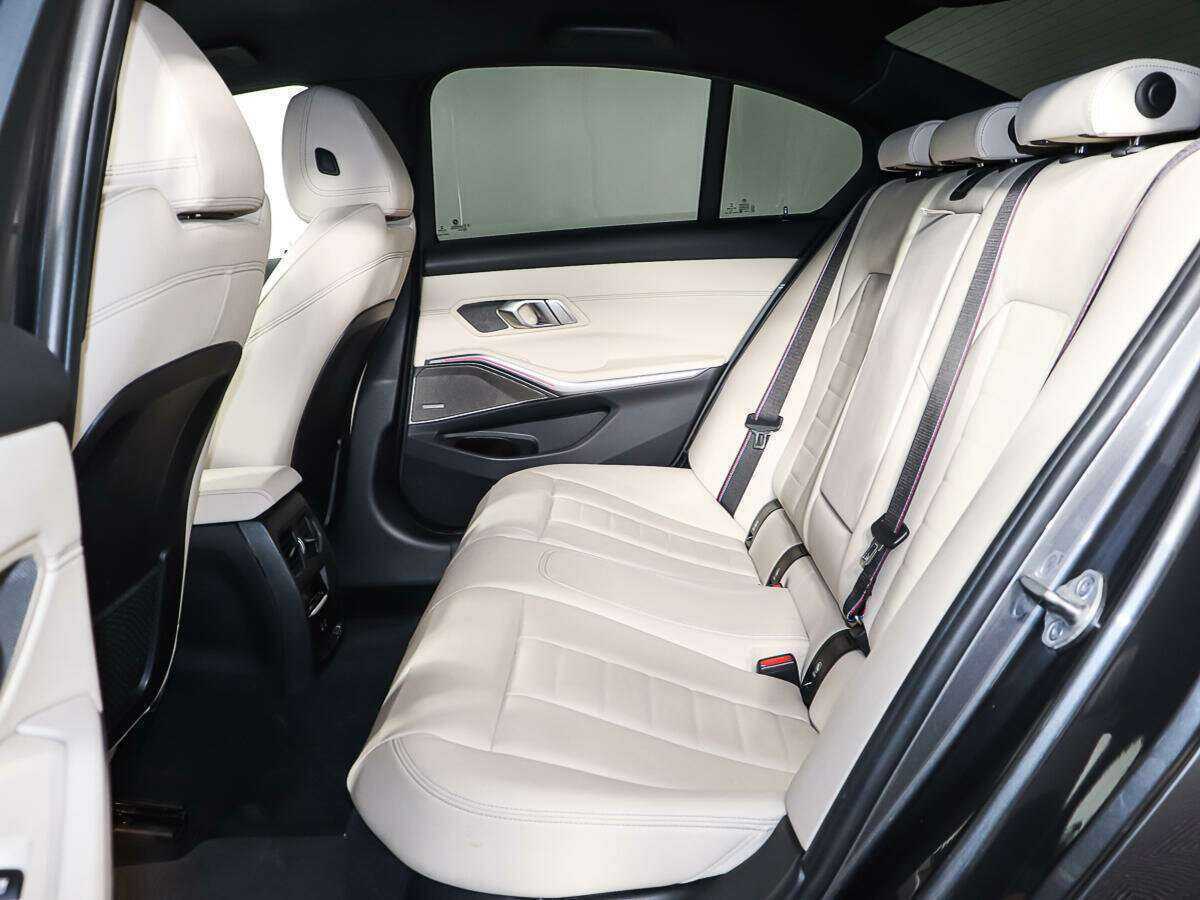 BMW 3 серии с пробегом — 2021 год. Фото: #9