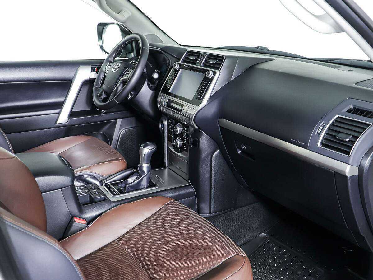 Toyota Land Cruiser Prado с пробегом — 2017 год. Фото: #7