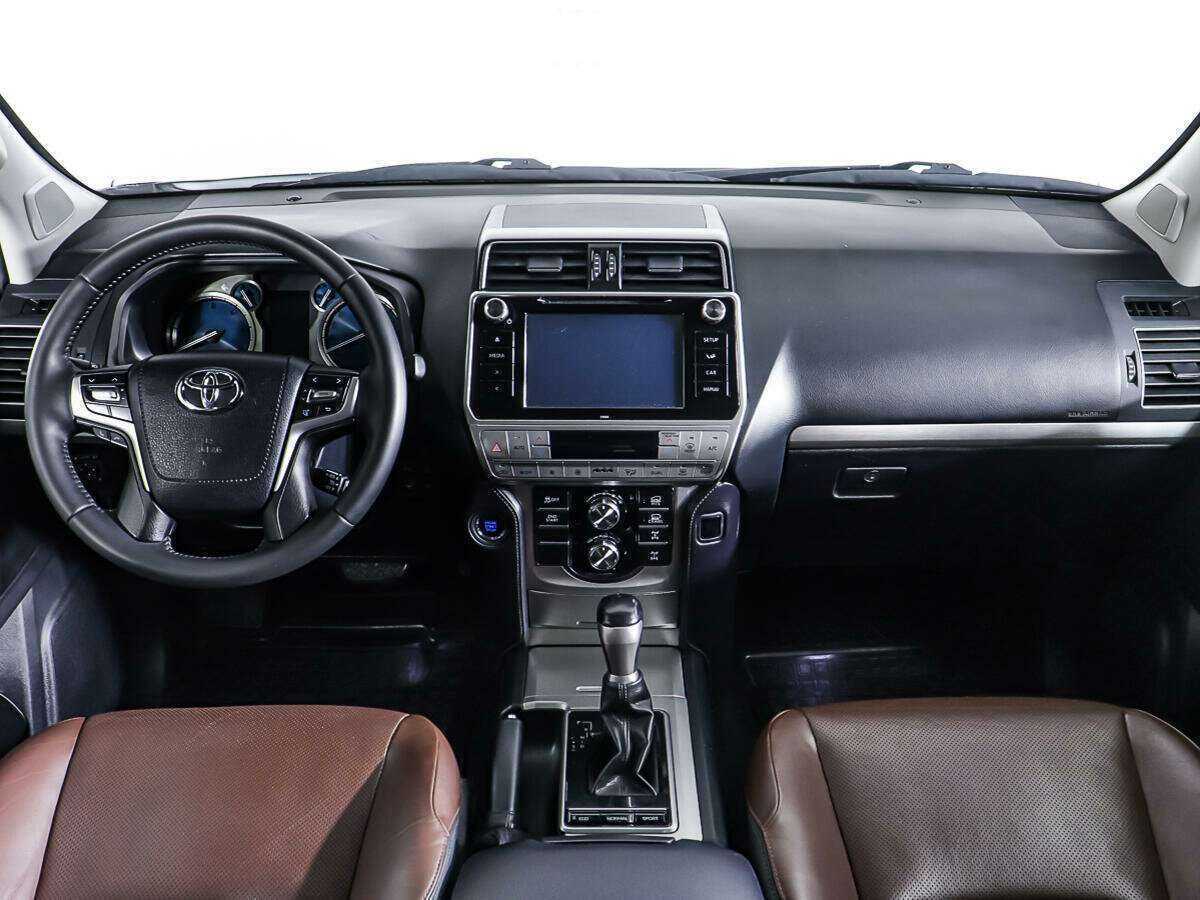 Toyota Land Cruiser Prado с пробегом — 2017 год. Фото: #9