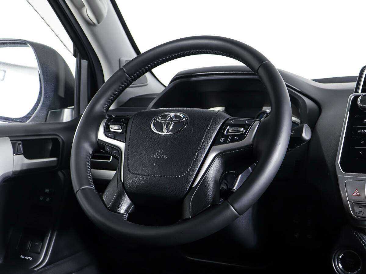 Toyota Land Cruiser Prado с пробегом — 2017 год. Фото: #12