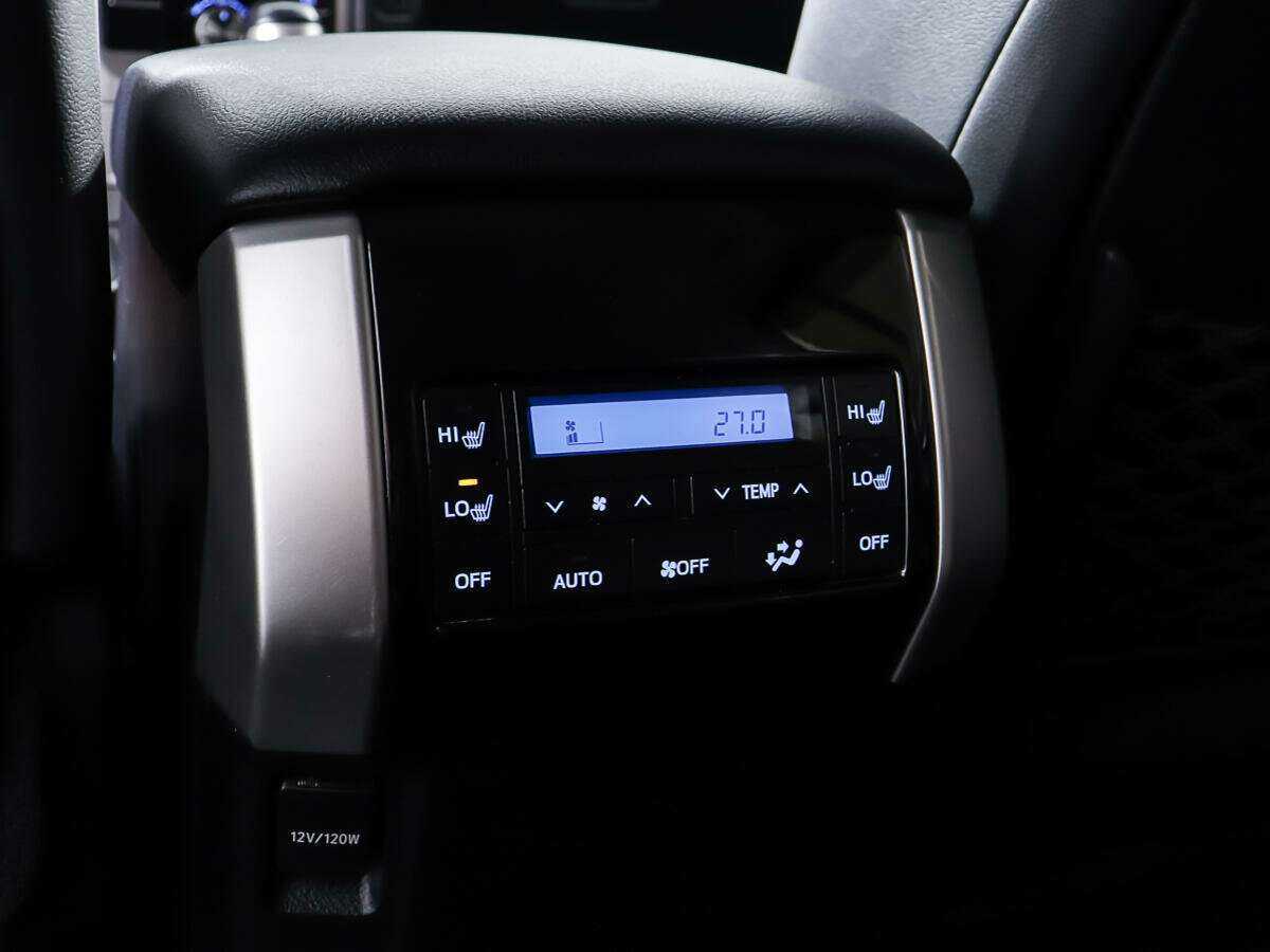 Toyota Land Cruiser Prado с пробегом — 2017 год. Фото: #17