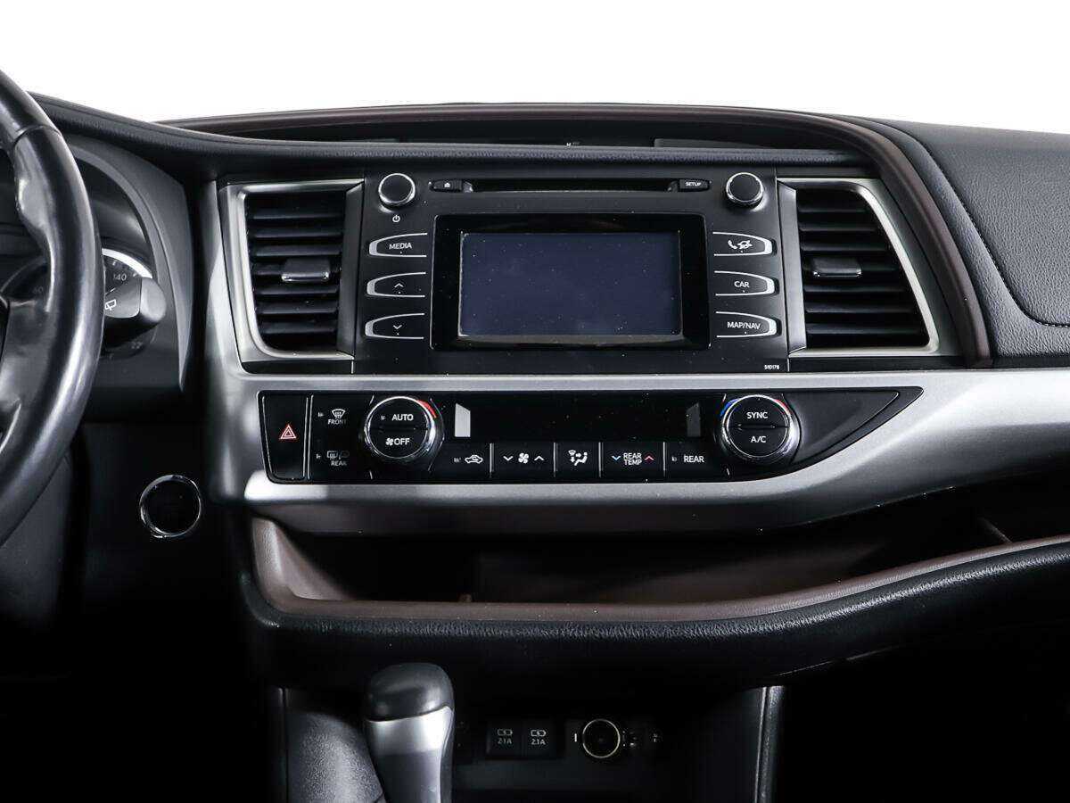 Toyota Highlander с пробегом — 2017 год. Фото: #11