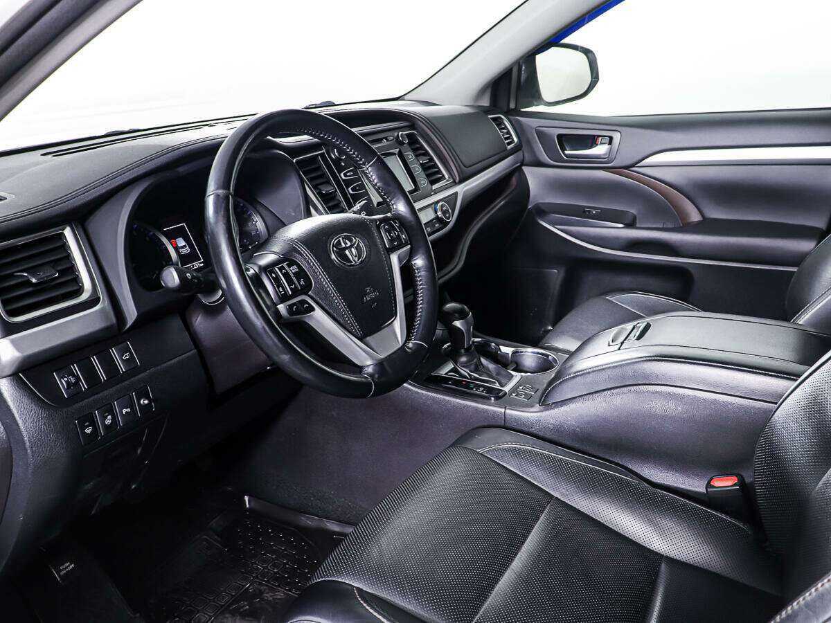 Toyota Highlander с пробегом — 2017 год. Фото: #13