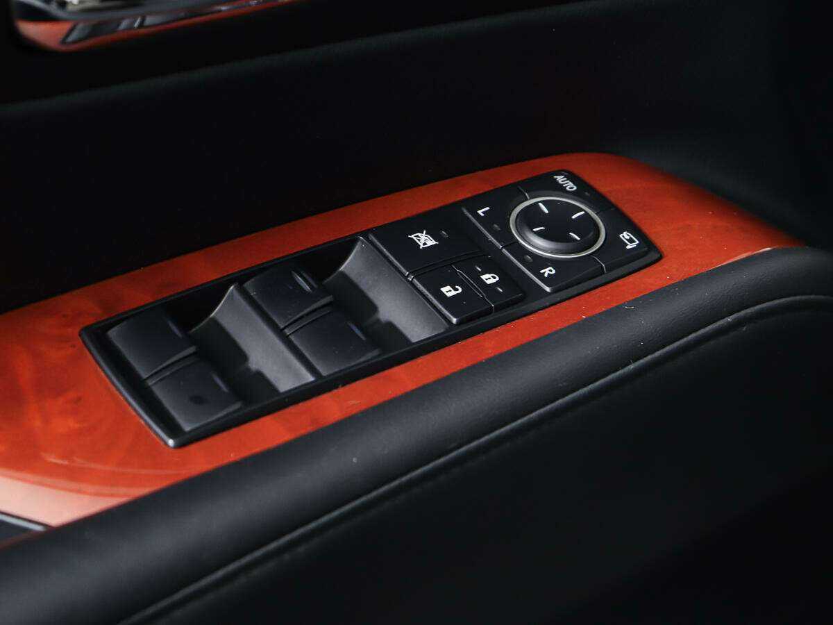 Lexus RX с пробегом — 2011 год. Фото: #19