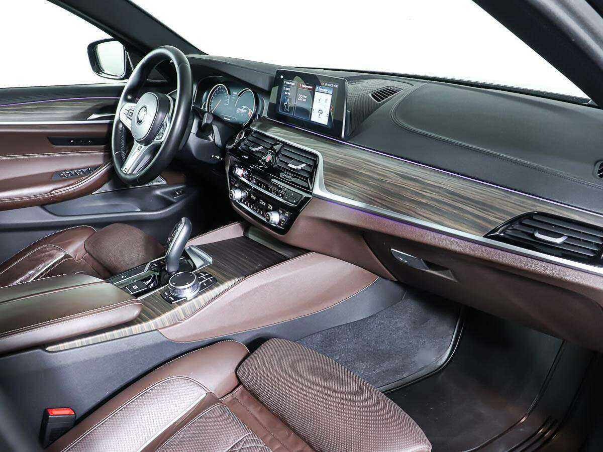 BMW 5 серии с пробегом — 2017 год. Фото: #10