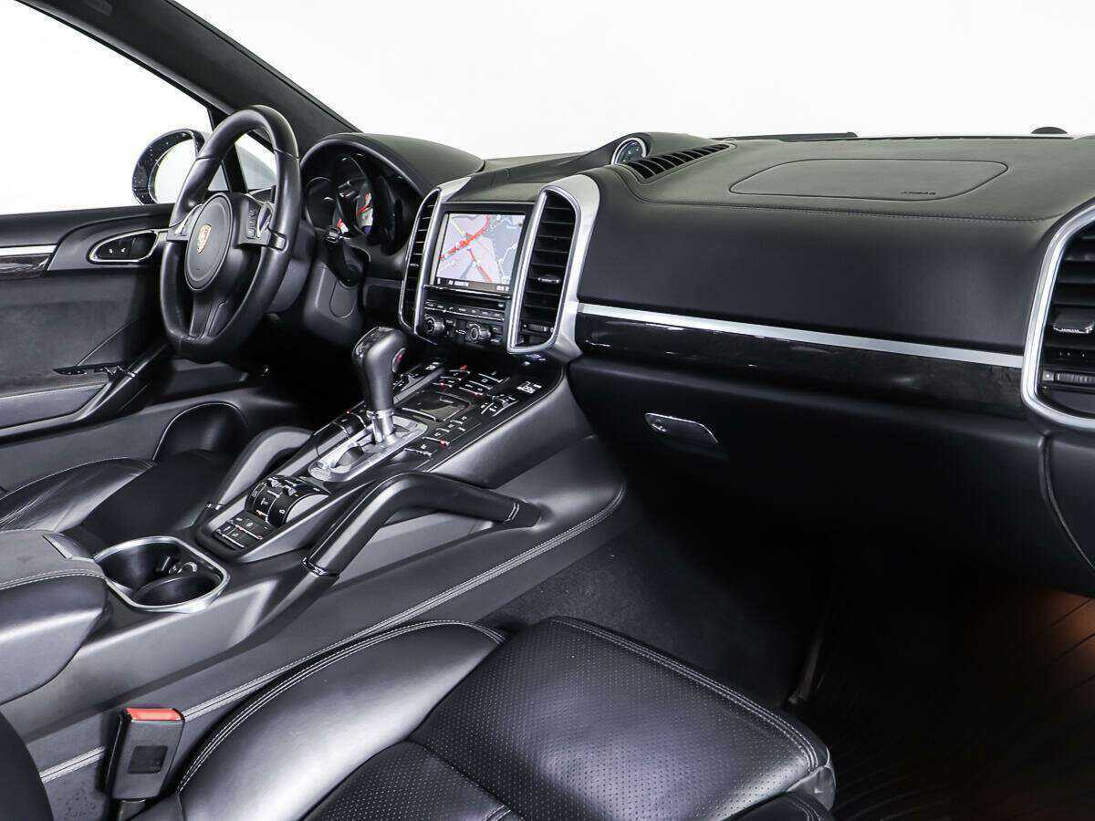 Porsche Cayenne с пробегом — 2012 год. Фото: #9