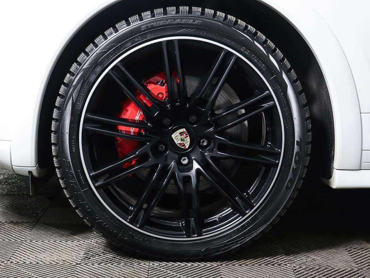 Porsche Cayenne с пробегом — 2012 год. Фото: #17