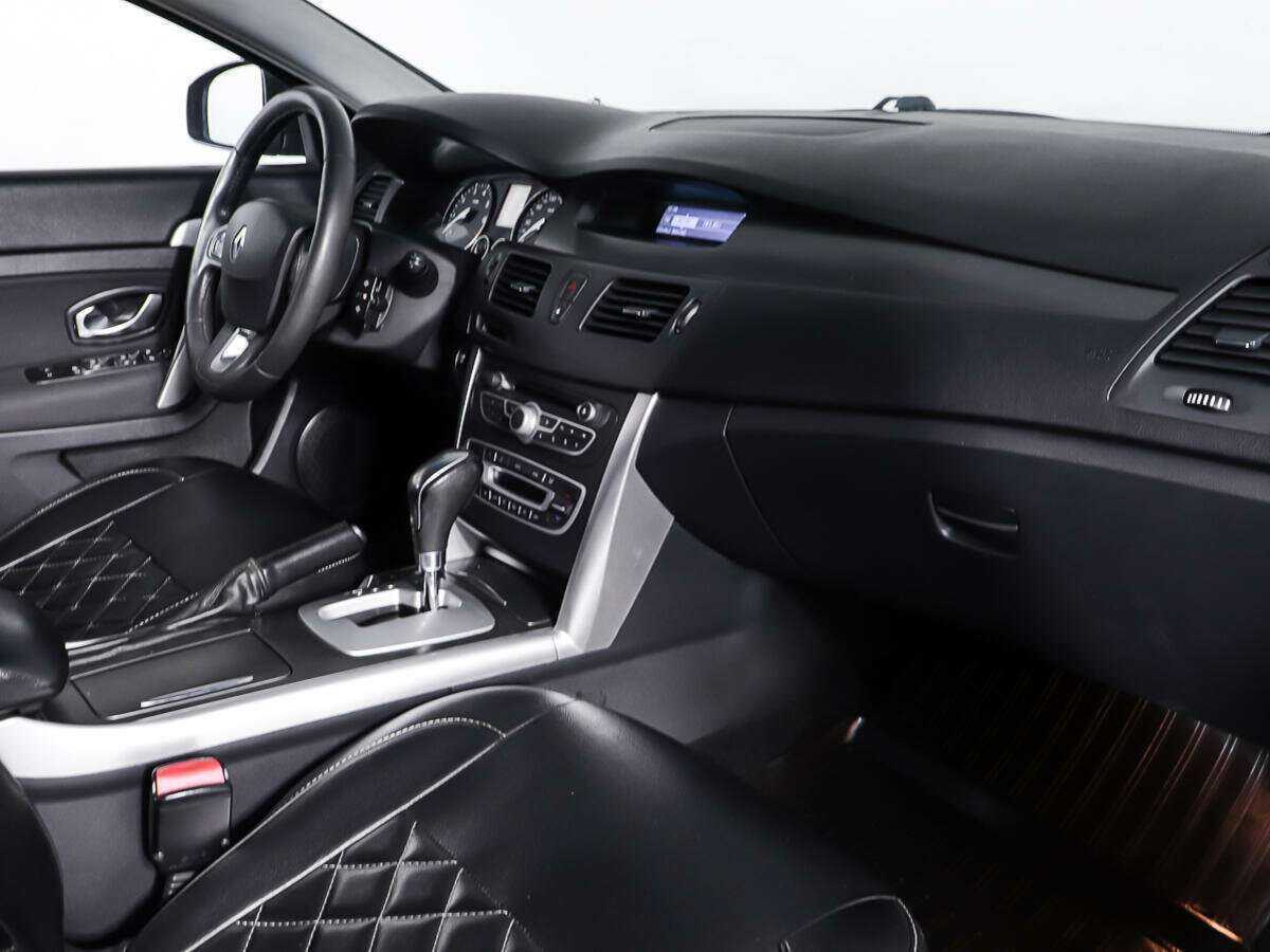 Renault Latitude с пробегом — 2012 год. Фото: #8