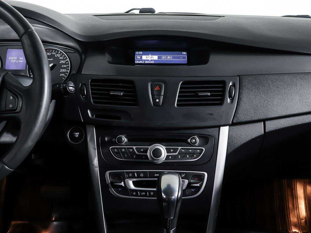 Renault Latitude с пробегом — 2012 год. Фото: #11