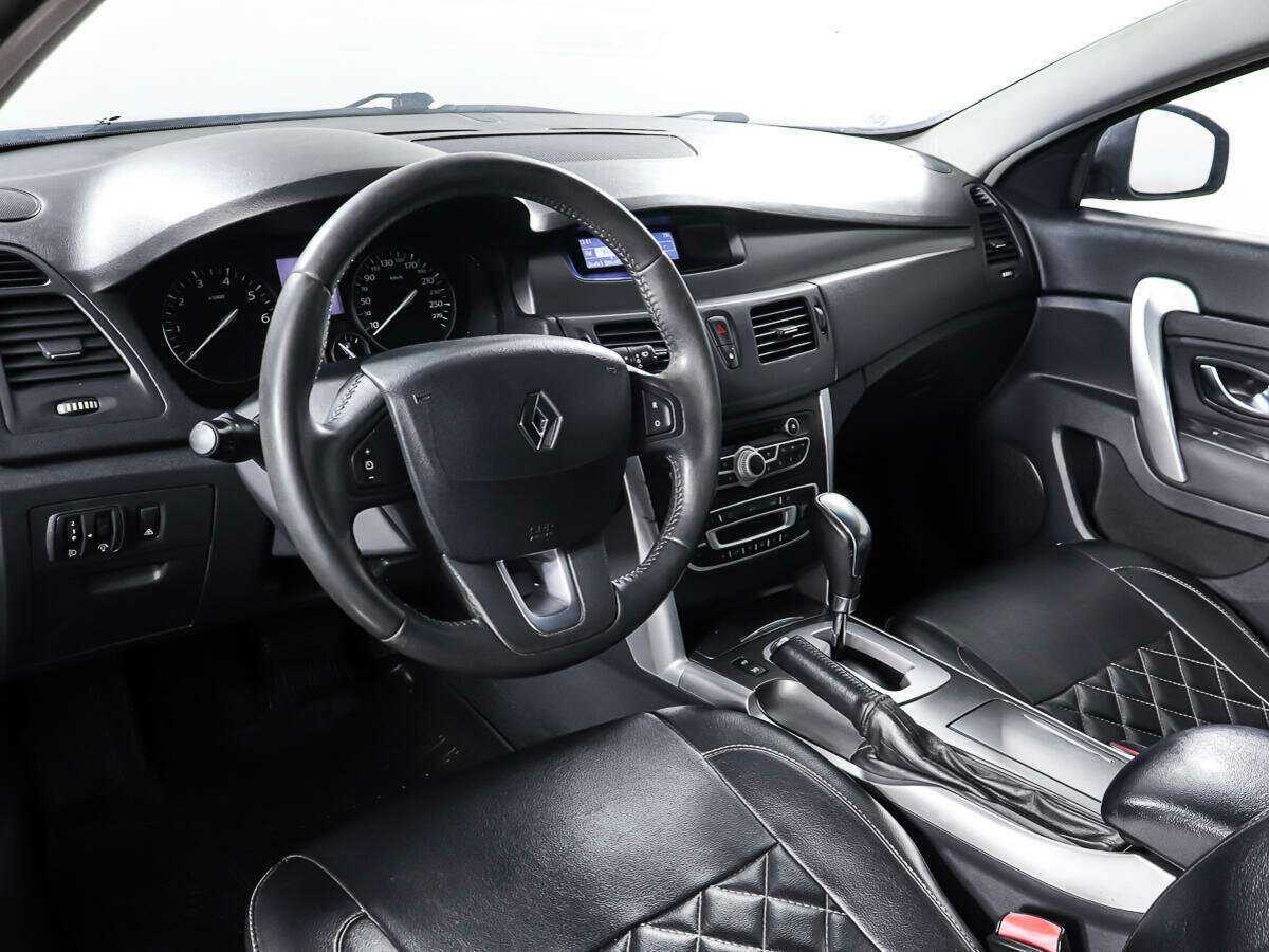 Renault Latitude с пробегом — 2012 год. Фото: #12