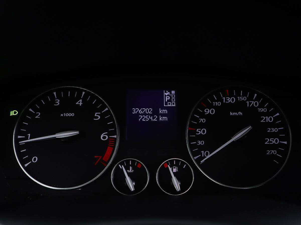 Renault Latitude с пробегом — 2012 год. Фото: #13