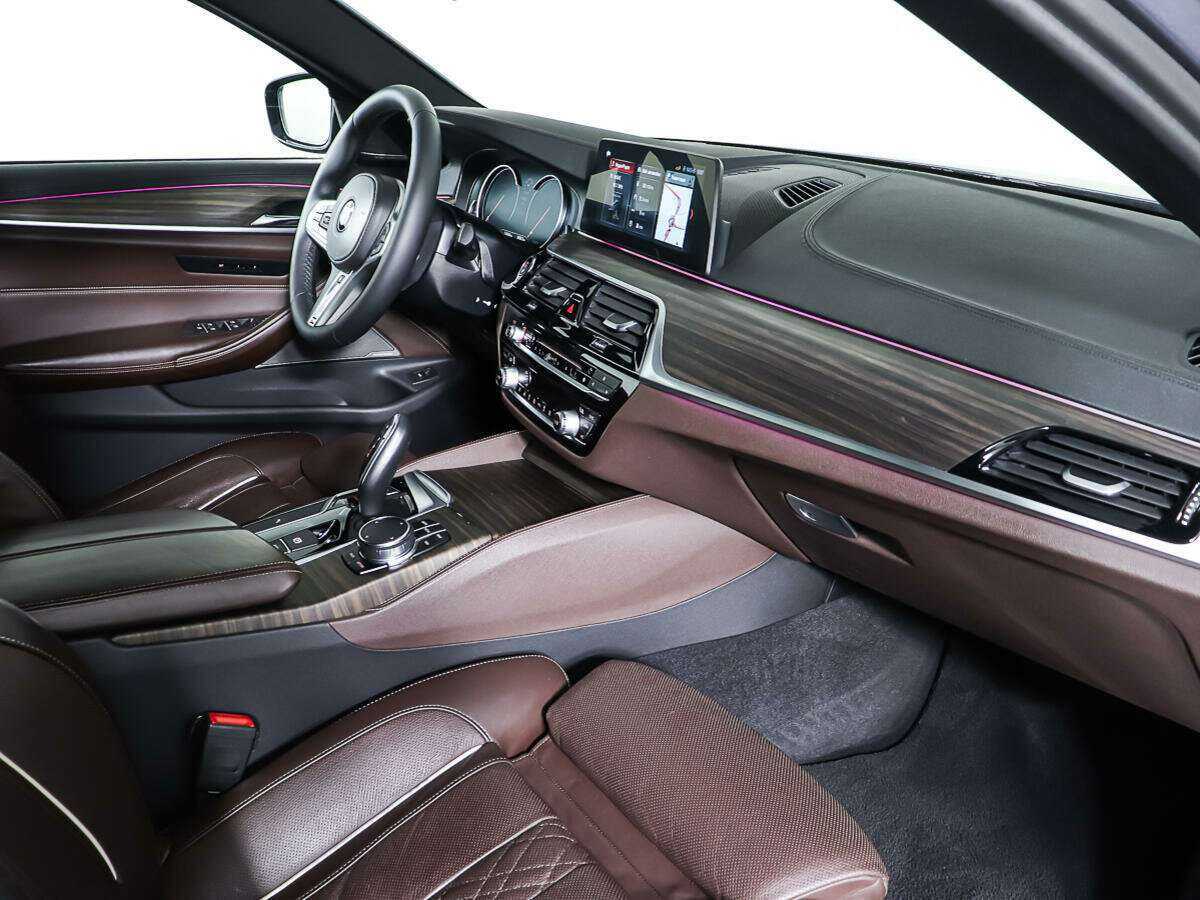 BMW 5 серии с пробегом — 2017 год. Фото: #10