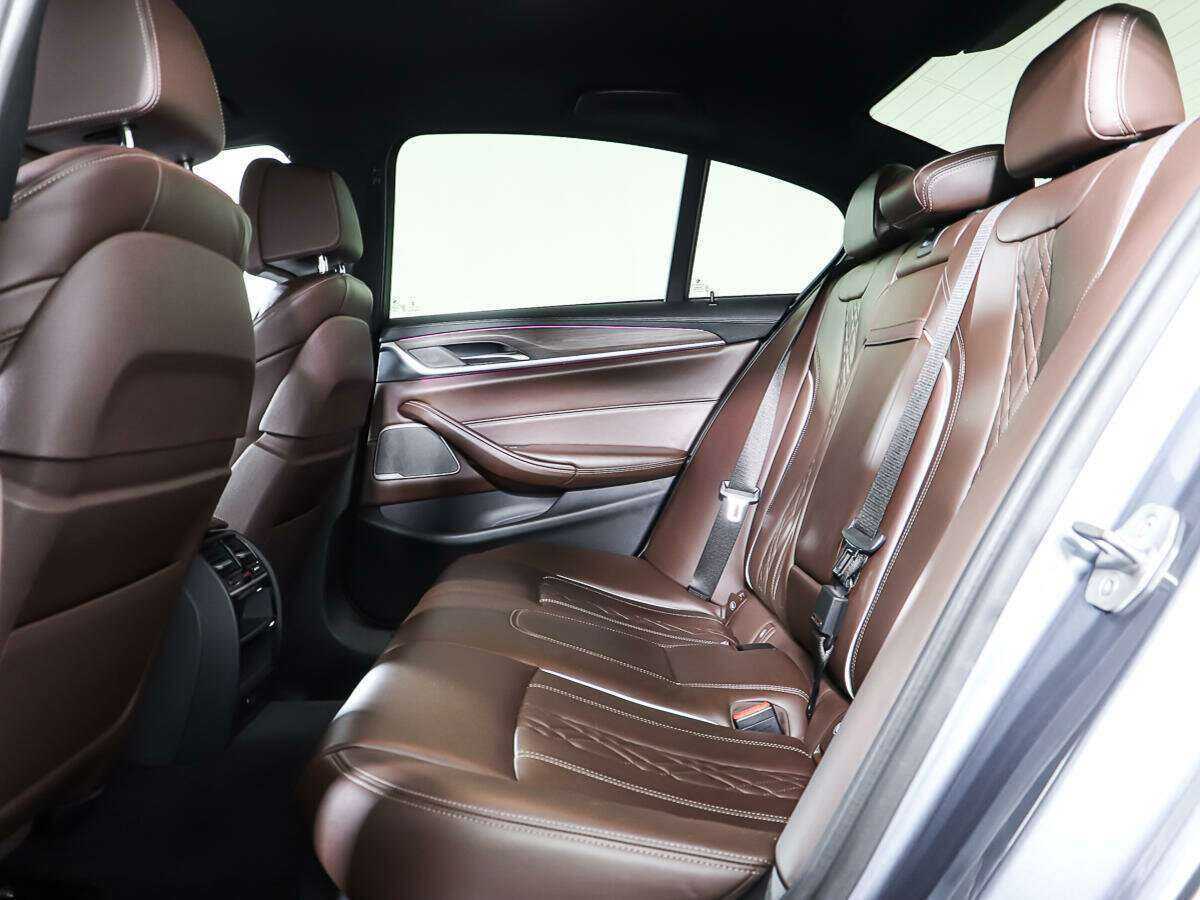 BMW 5 серии с пробегом — 2017 год. Фото: #11