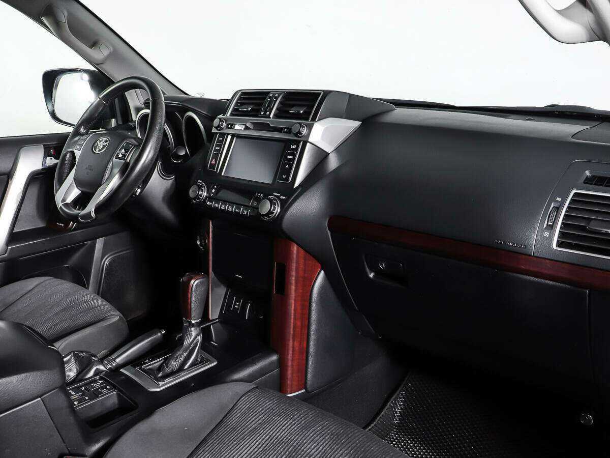 Toyota Land Cruiser Prado с пробегом — 2015 год. Фото: #8