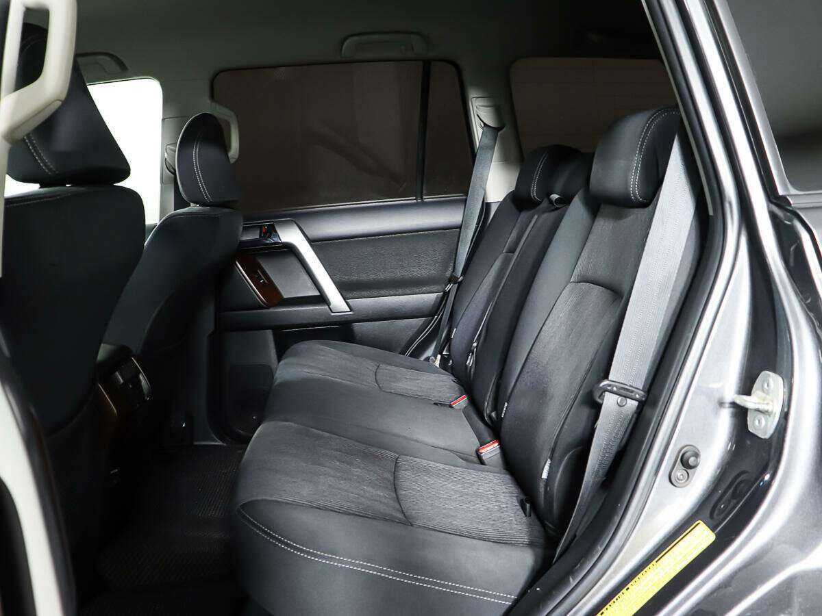 Toyota Land Cruiser Prado с пробегом — 2015 год. Фото: #9