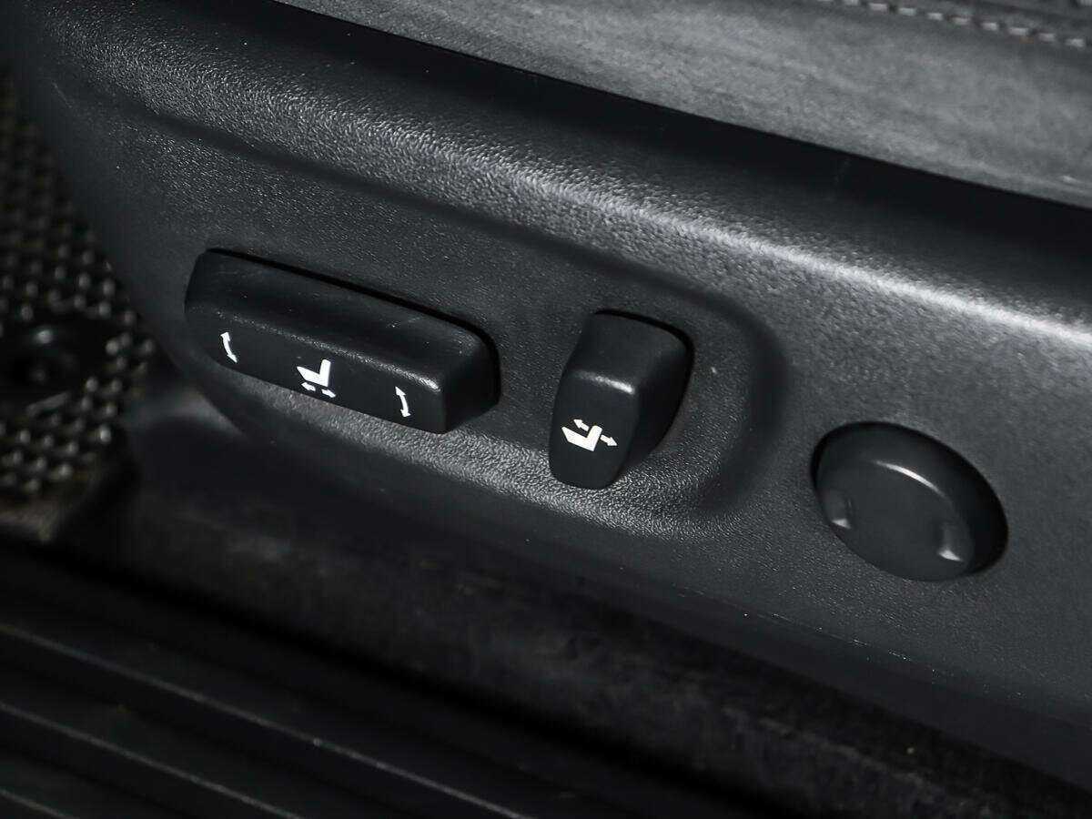 Toyota Land Cruiser Prado с пробегом — 2015 год. Фото: #15