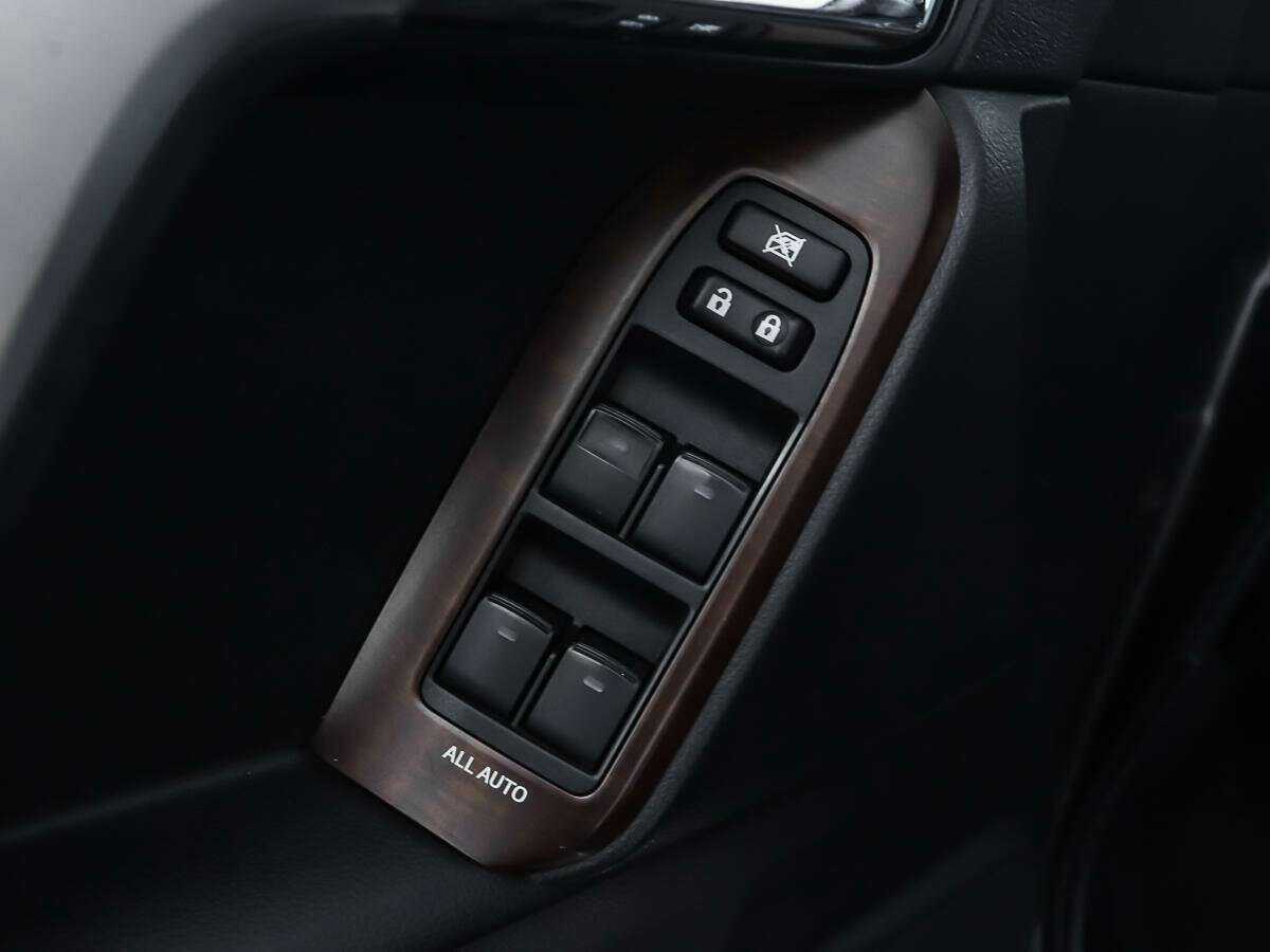 Toyota Land Cruiser Prado с пробегом — 2015 год. Фото: #19