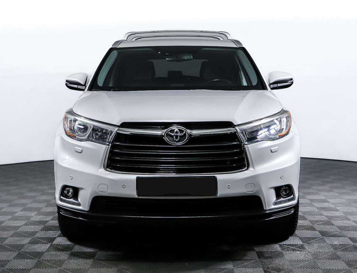Toyota Highlander с пробегом — 2015 год. Фото: #1
