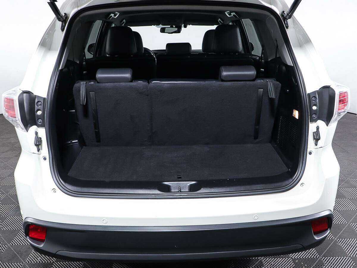 Toyota Highlander с пробегом — 2015 год. Фото: #9