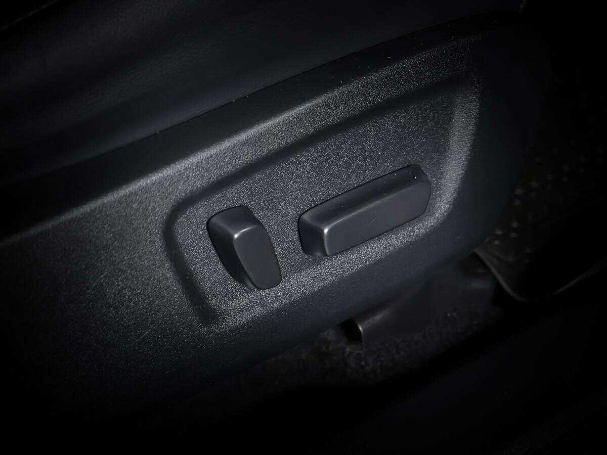 Toyota Highlander с пробегом — 2015 год. Фото: #17