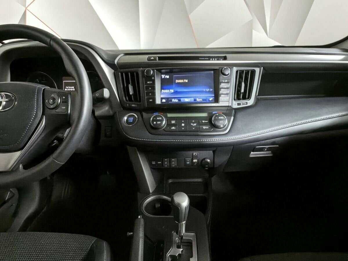Toyota RAV4 с пробегом — 2018 год. Фото: #10