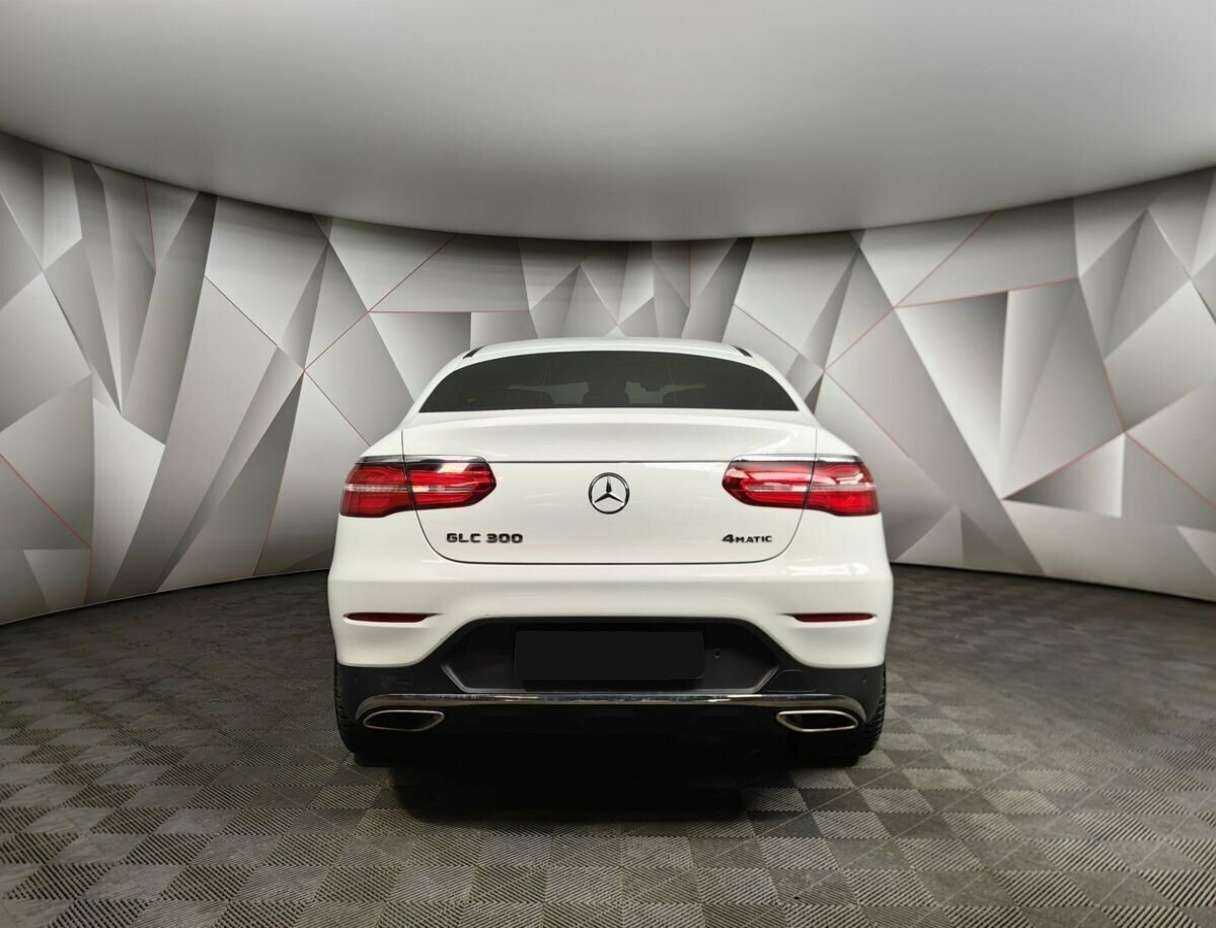 Mercedes-Benz GLC Coupe с пробегом — 2017 год. Фото: #7