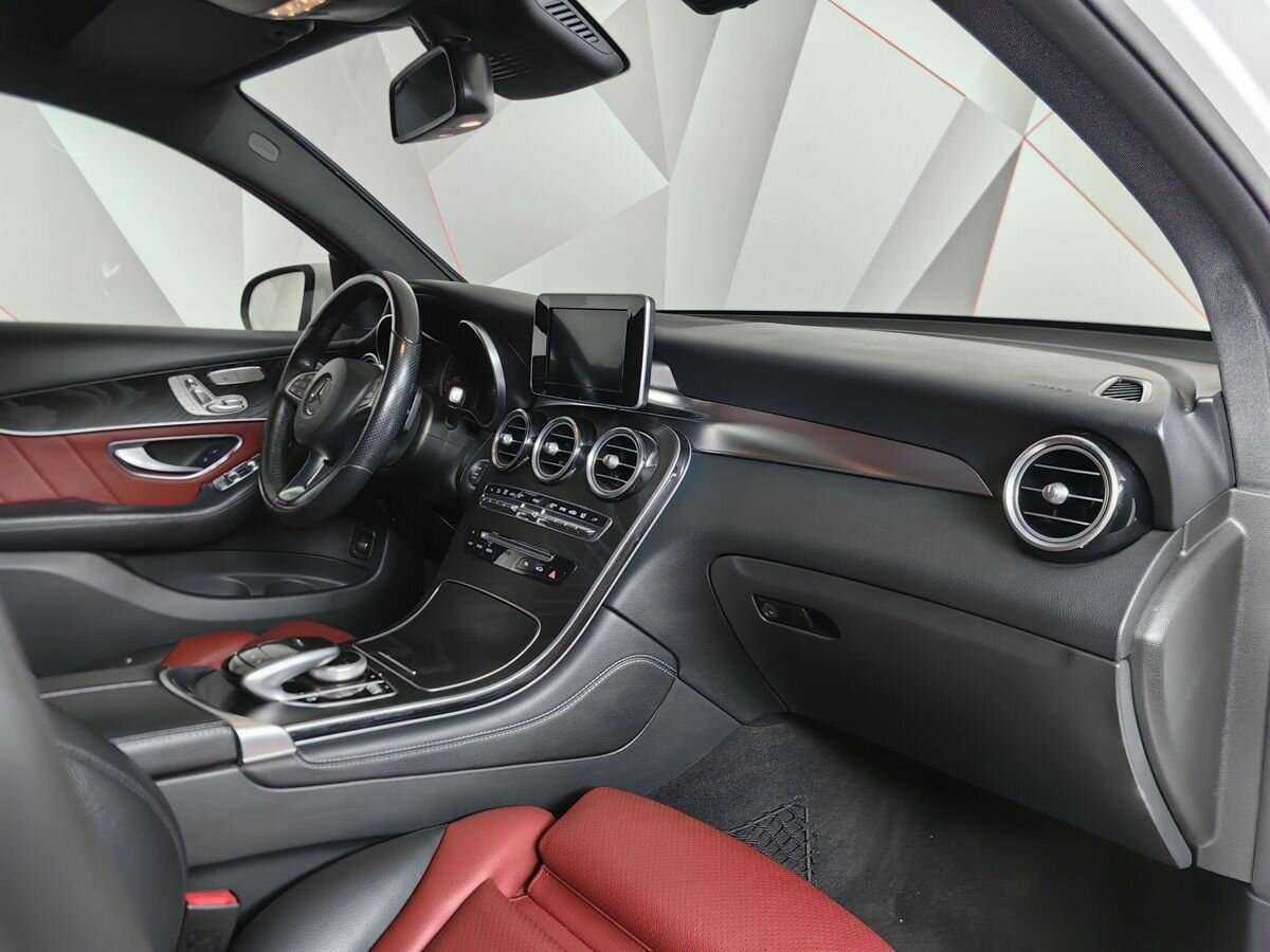 Mercedes-Benz GLC Coupe с пробегом — 2017 год. Фото: #8