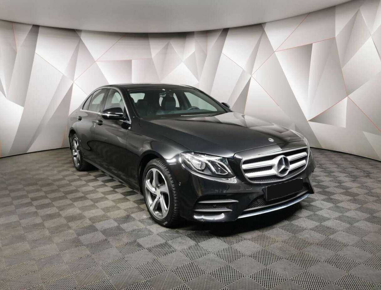 Mercedes-Benz E-Класс с пробегом — 2019 год. Фото: #2