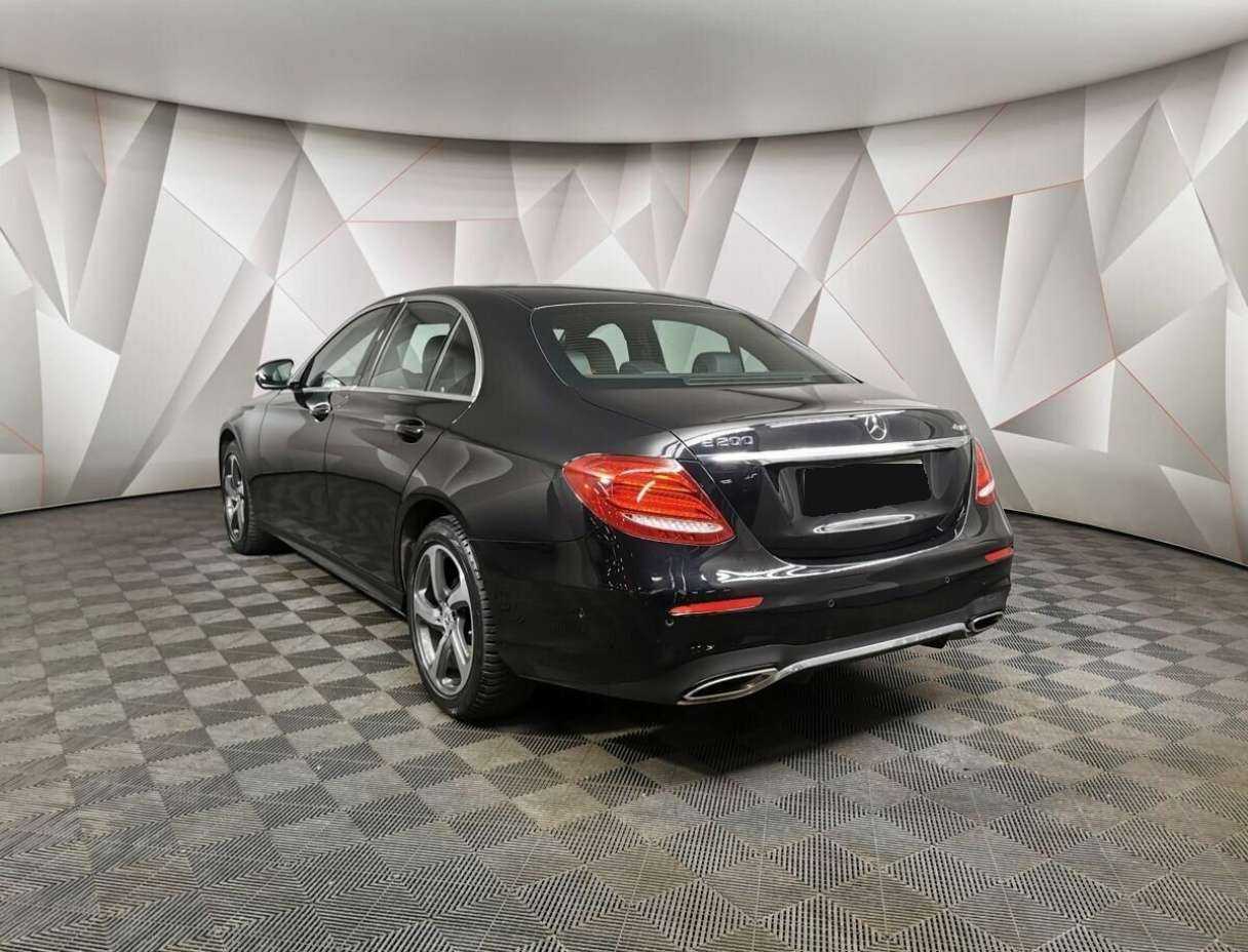 Mercedes-Benz E-Класс с пробегом — 2019 год. Фото: #3