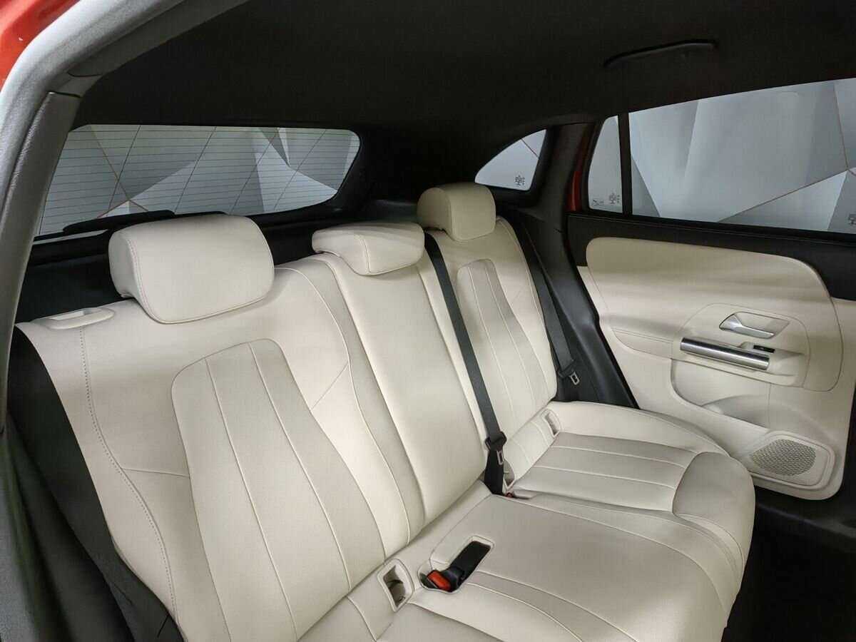 Mercedes-Benz GLA с пробегом — 2020 год. Фото: #11