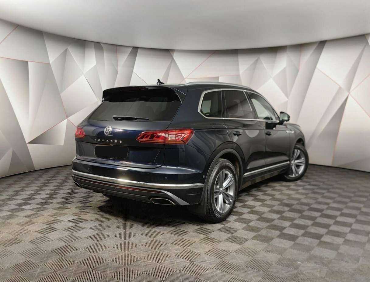 Volkswagen Touareg с пробегом — 2019 год. Фото: #1