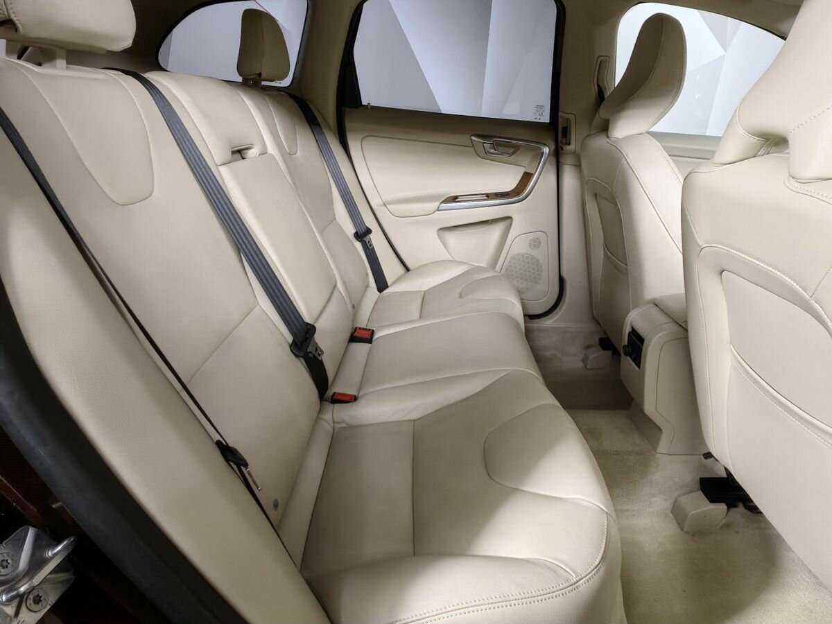 Volvo XC60 с пробегом — 2015 год. Фото: #12